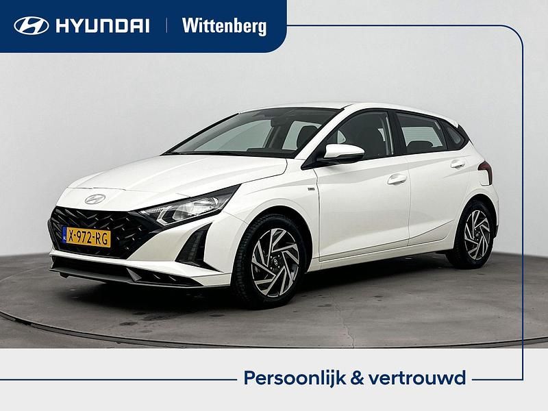 Wit Gebruikt 2024 Hyundai i20 Comfort Hatchback | € 19.400 (Eerlijke prijs) - Afbeelding 1/4