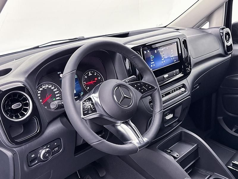 Occasion Mercedes Vito AMG 190 PK (139 kW) 2024 Zwart Van