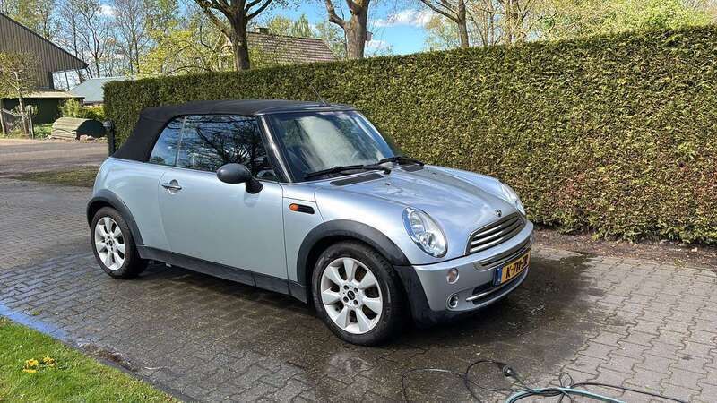 Grijs Gebruikt 2004 Mini One Cabriolet Pepper Cabriolet | € 2.950 (Eerlijke prijs) - Afbeelding 1/4