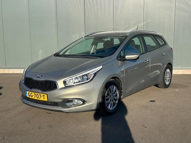 Grijs Gebruikt 2015 Kia Ceed Sportswagon Comfort Stationwagen | € 7.249 (Goede deal) - Afbeelding 1/4