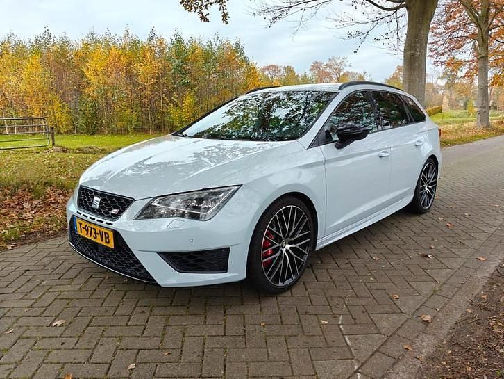 Grijs Occasion 2016 Seat Leon Cupra 290 Stationwagen | € 18.750 (Eerlijke prijs) - Afbeelding 1/4