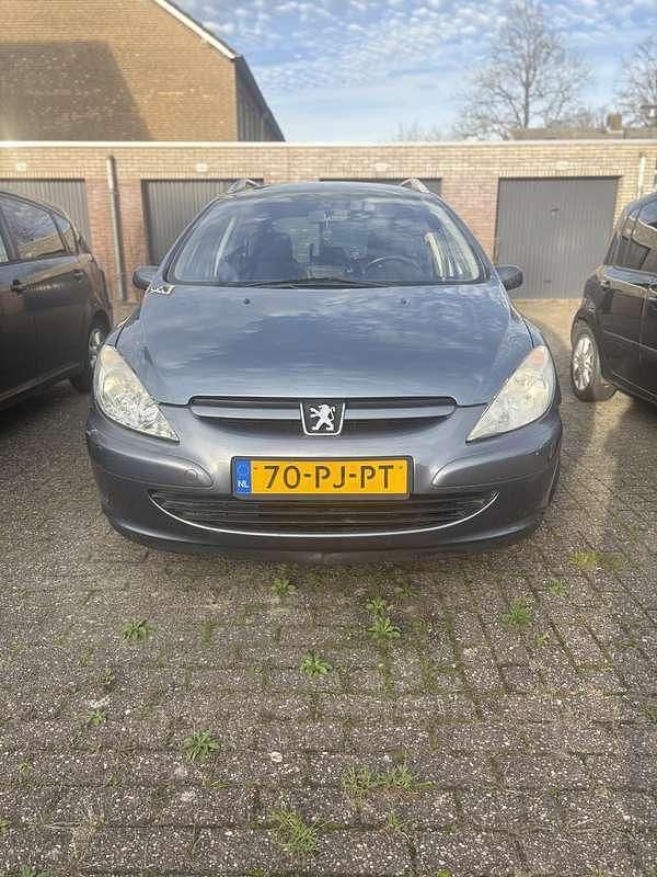 Grijs Gebruikt 2004 Peugeot 307 Stationwagen | € 795 (Goede deal) - Afbeelding 1/4