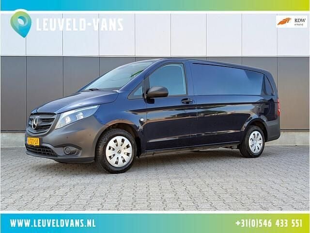 Blauw Gebruikt 2018 Mercedes Vito MPV | € 11.950 (Eerlijke prijs) - Afbeelding 1/4
