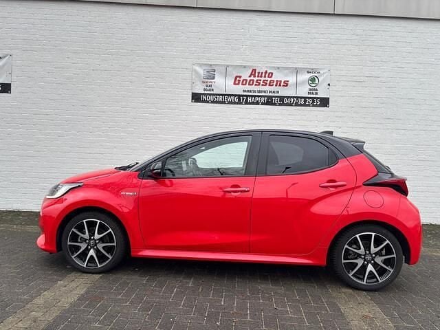 Occasion Toyota Yaris Executive 116 PK (85 kW) 2020 Rood Hatchback