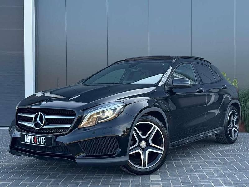 Zwart Gebruikt 2015 Mercedes GLA200 Prestige SUV | € 14.250 (Eerlijke prijs) - Afbeelding 1/4