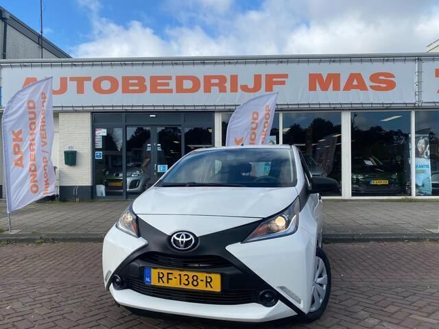 Wit Gebruikt 2017 Toyota Aygo Hatchback | € 7.450 (Eerlijke prijs) - Afbeelding 1/4