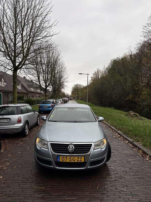 Gebruikt 2006 VW Passat GT Sedan | € 3.500 (Eerlijke prijs) - Afbeelding 1/4