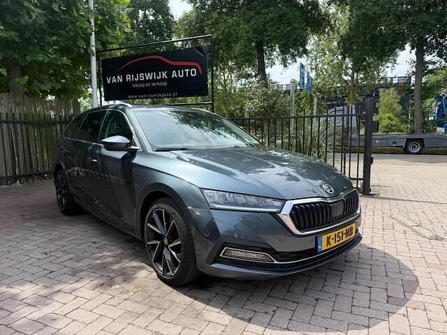 Grijs Gebruikt 2020 Skoda Octavia Style Stationwagen | € 16.890 (Eerlijke prijs) - Afbeelding 1/4