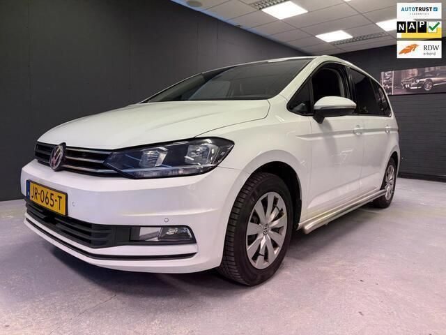 Wit Occasion 2016 VW Touran Comfortline MPV | € 9.999 (Eerlijke prijs) - Afbeelding 1/4