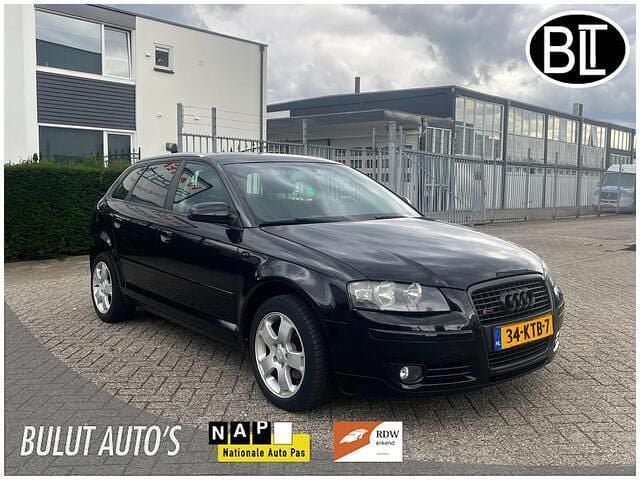 Zwart Gebruikt 2006 Audi A3 Sportback Attraction Hatchback | € 2.250 (Eerlijke prijs) - Afbeelding 1/4