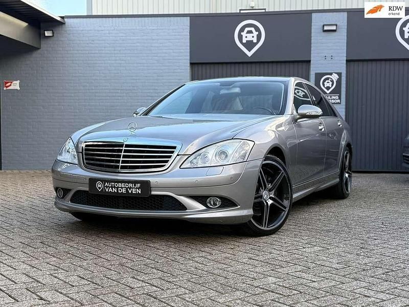 Grijs (metallic) Occasion 2008 Mercedes S350 AMG Sedan | € 17.990 - Afbeelding 1/4
