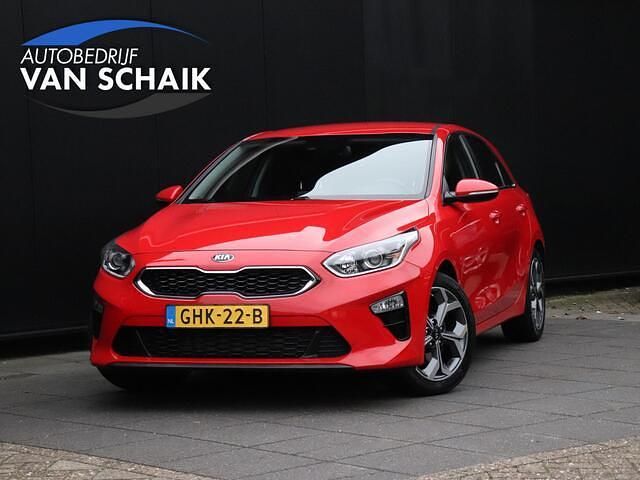 Rood Occasion 2018 Kia Ceed GT-Line Hatchback | € 11.850 (Goede deal) - Afbeelding 1/4