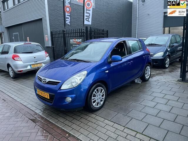 Blauw, metallic lak Gebruikt 2010 Hyundai i20 Hatchback | € 2.999 (Eerlijke prijs) - Afbeelding 1/4
