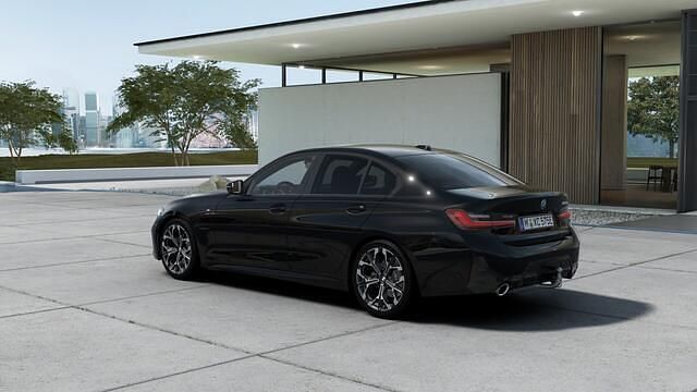 Nieuw BMW 330 Comfort Edition 184 PK (135 kW) 2025 Zwart Sedan