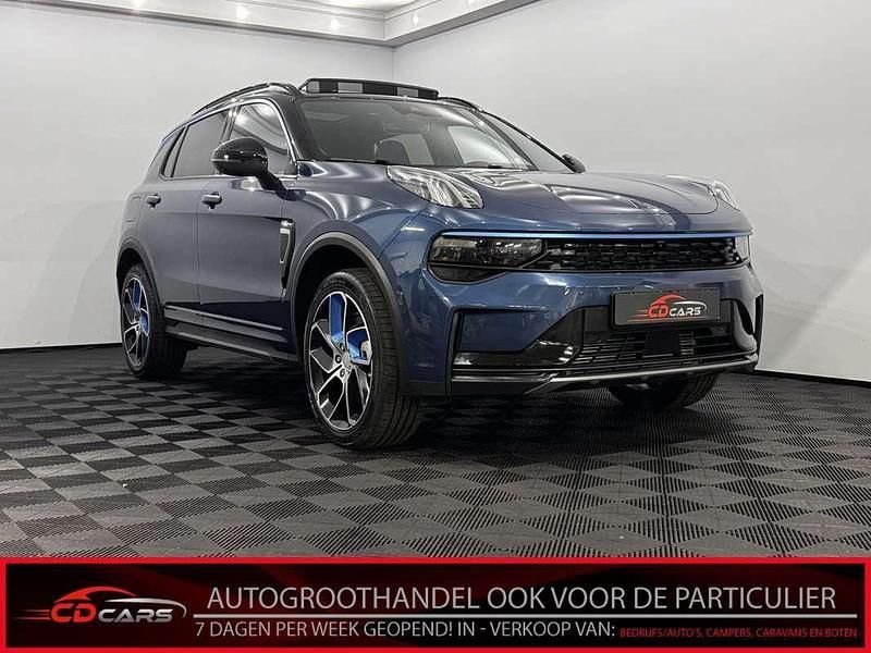 Blauw, metallic lak Nieuw 2024 Lynk & Co 01 SUV | € 34.950 (Eerlijke prijs) - Afbeelding 1/4