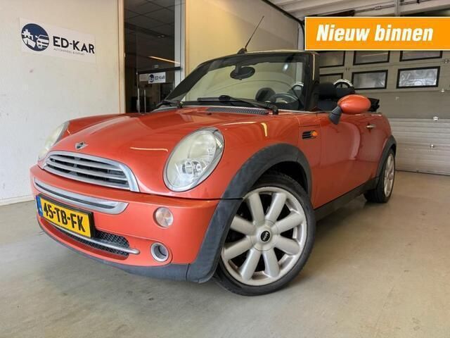 Rood, metallic lak Gebruikt 2006 Mini Cooper Cabriolet Pepper Cabriolet | € 3.995 (Eerlijke prijs) - Afbeelding 1/4