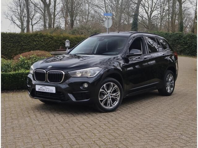 Zwart Gebruikt 2017 BMW X1 Sport Line SUV | € 18.450 (Goede deal) - Afbeelding 1/4