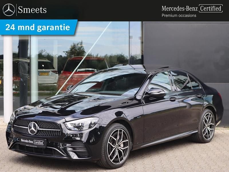 Zwart Gebruikt 2020 Mercedes E300 AMG line Sedan | € 39.888 (Goede deal) - Afbeelding 1/4
