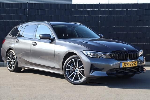 Occasion BMW 330 Sport Line 291 PK (214 kW) 2022 Grijs Stationwagen