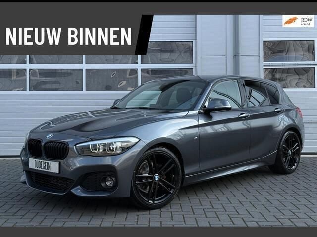 Grijs Gebruikt 2019 BMW 118 Executive Hatchback | € 17.950 (Eerlijke prijs) - Afbeelding 1/4
