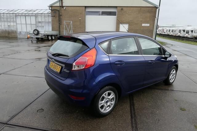 Occasion Ford Fiesta Titanium 95 PK (69 kW) 2015 Blauw, metallic lak Hatchback