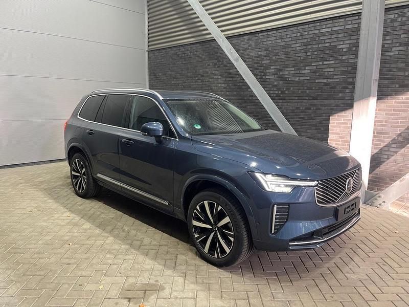 Blauw Nieuw 2025 Volvo XC90 SUV | € 72.900 - Afbeelding 1/1