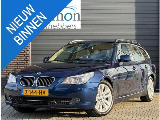 Blauw Gebruikt 2009 BMW 550 Executive Stationwagen | € 14.900 - Afbeelding 1/4