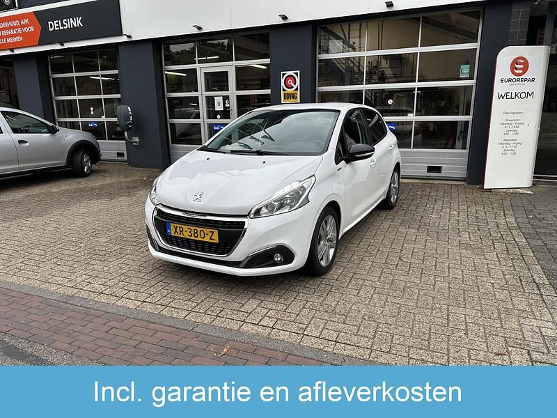 Wit Gebruikt 2019 Peugeot 208 Signature Sky Hatchback | € 9.450 (Eerlijke prijs) - Afbeelding 1/4