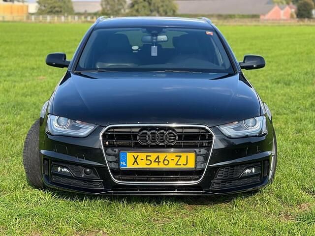 Zwart Gebruikt 2015 Audi A4 S-Line Stationwagen | € 13.958 - Afbeelding 1/4