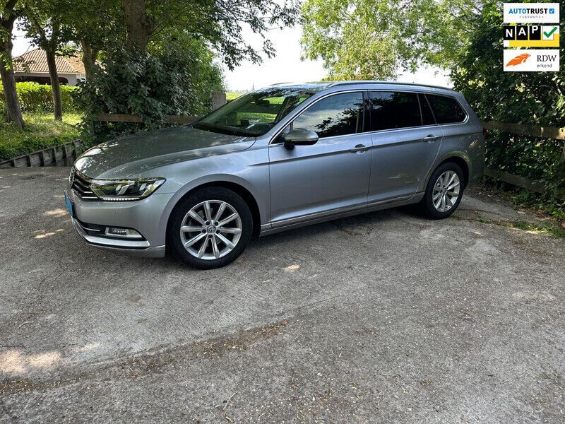 Grijs Gebruikt 2019 VW Passat Business Stationwagen | € 27.500 (Iets duurder) - Afbeelding 1/4
