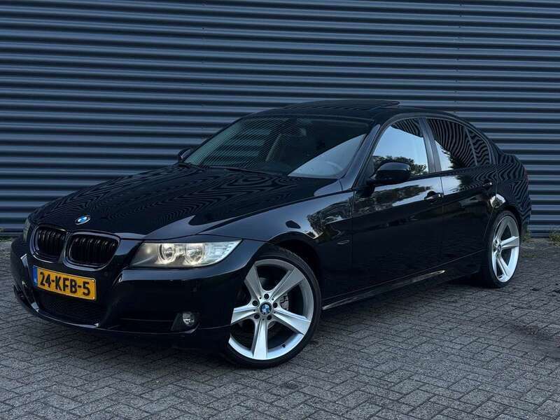 Zwart Gebruikt 2009 BMW 318 Sedan | € 7.500 (Iets duurder) - Afbeelding 1/3