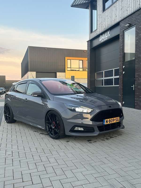 Gebruikt 2015 Ford Focus ST Sedan | € 17.950 (Iets duurder) - Afbeelding 1/4