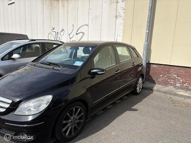 Zwart Gebruikt 2005 Mercedes B200 MPV | € 3.745 (Eerlijke prijs) - Afbeelding 1/2