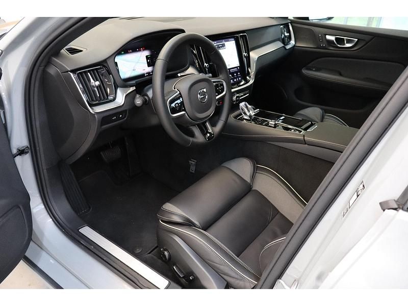 Occasion Volvo V60 Plus 350 PK (257 kW) 2025 Grijs Stationwagen