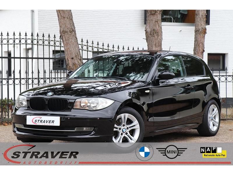 Zwart Gebruikt 2007 BMW 118 Hatchback | € 1.450 (Eerlijke prijs) - Afbeelding 1/4
