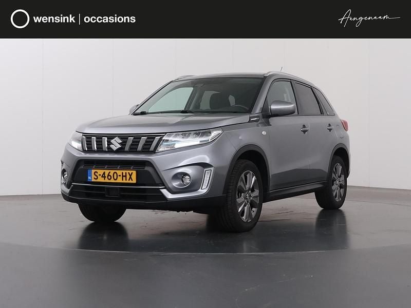 Grijs Gebruikt 2022 Suzuki Vitara SUV | € 25.730 (Eerlijke prijs) - Afbeelding 1/4