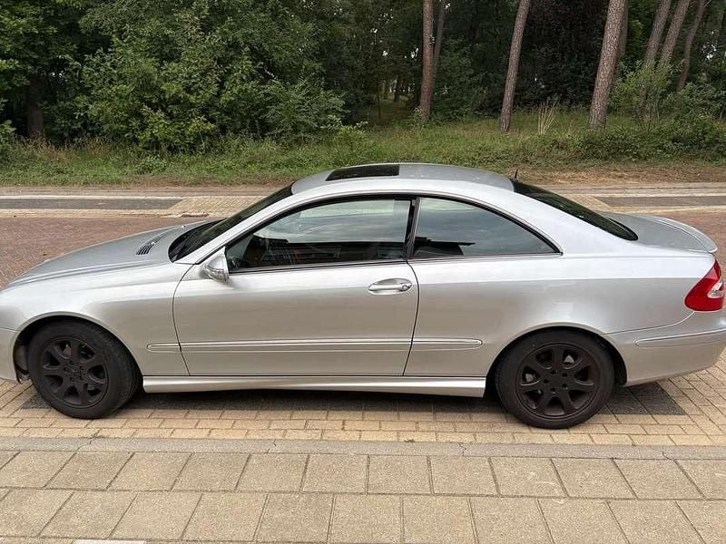 Grijs Gebruikt 2003 Mercedes CLK320 Elegance Coupé | € 4.500 (Duur) - Afbeelding 1/4