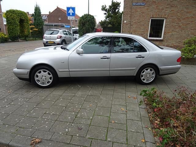 Occasion Mercedes E280 Elegance 193 PK (141 kW) 1996 Grijs Sedan