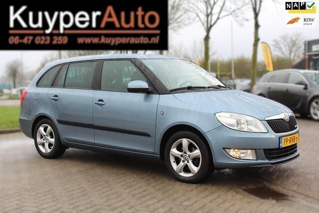 Blauw (metallic) Occasion 2011 Skoda Fabia GreenLine Stationwagen | € 5.450 (Duur) - Afbeelding 1/4
