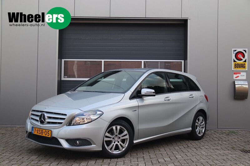 Grijs Gebruikt 2012 Mercedes B180 MPV | € 9.995 (Goede deal) - Afbeelding 1/4