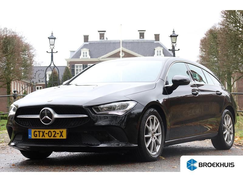 Zwart Gebruikt 2022 Mercedes CLA180 Shooting Brake Premium Plus Stationwagen | € 27.895 (Eerlijke prijs) - Afbeelding 1/4