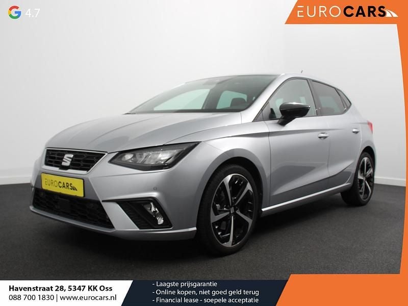 Zilver Gebruikt 2024 Seat Ibiza FR Hatchback | € 23.430 (Eerlijke prijs) - Afbeelding 1/4