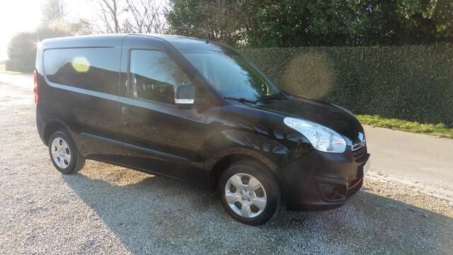 Zwart Gebruikt 2018 Opel Combo MPV | € 10.990 - Afbeelding 1/4