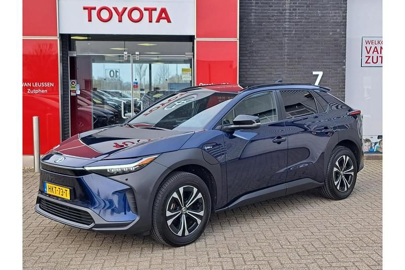 Blauw Occasion 2025 Toyota bZ4X SUV | € 35.499 (Super prijs) - Afbeelding 1/1