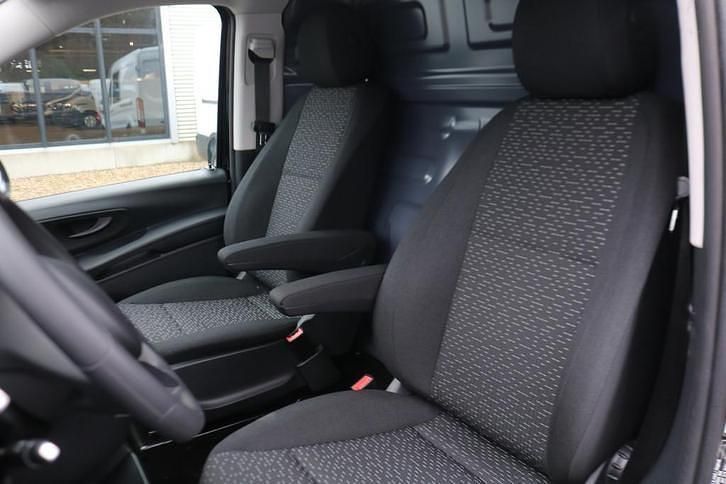 Nieuw Mercedes e-Vito 150 kW (204 PK) 2025 Zwart MPV