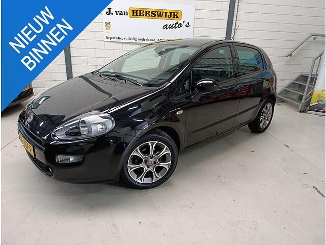 Zwart Occasion 2017 Fiat Punto Evo Hatchback | € 6.450 (Eerlijke prijs) - Afbeelding 1/4