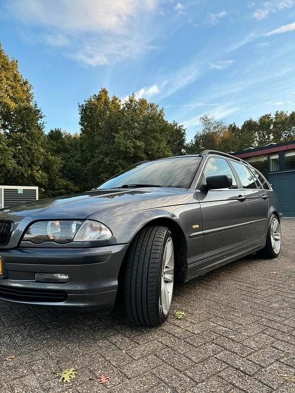 Gebruikt 2001 BMW 325 Stationwagen | € 3.050 (Iets duurder) - Afbeelding 1/1