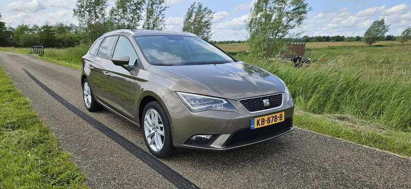 Grijs Gebruikt 2016 Seat Leon Style Stationwagen | € 11.000 (Super prijs) - Afbeelding 1/4