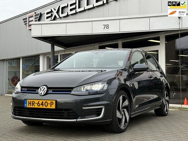 Zwart Gebruikt 2015 VW Golf VII GTE Hatchback | € 9.950 (Eerlijke prijs) - Afbeelding 1/4