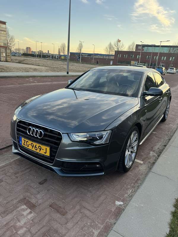 Grijs Gebruikt 2012 Audi A5 Sportback S-Line Coupé | € 12.400 (Eerlijke prijs) - Afbeelding 1/4